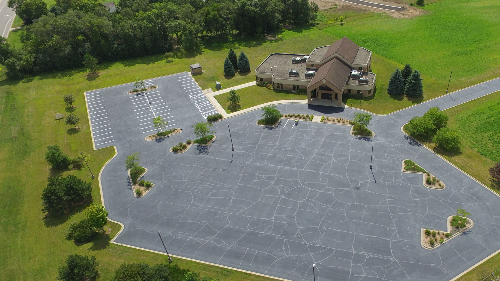 9925 Bailey Rd, Woodbury, MN 55129 Church Parking Lot Woodbury, MN